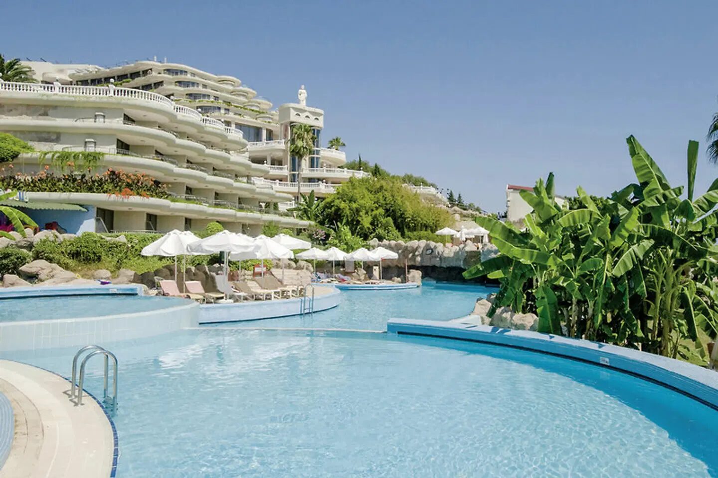 Su kaydıraklı aquapark konusunda Sunrise Queen Side'dan bir kare — sunrise queen ulaşım nasıl gidilir