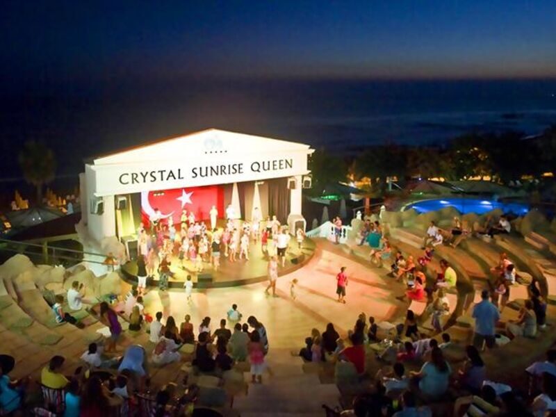 Akşam gösterileri ve eğlence konusunda Sunrise Queen Side'dan bir kare — side gezilecek yerler