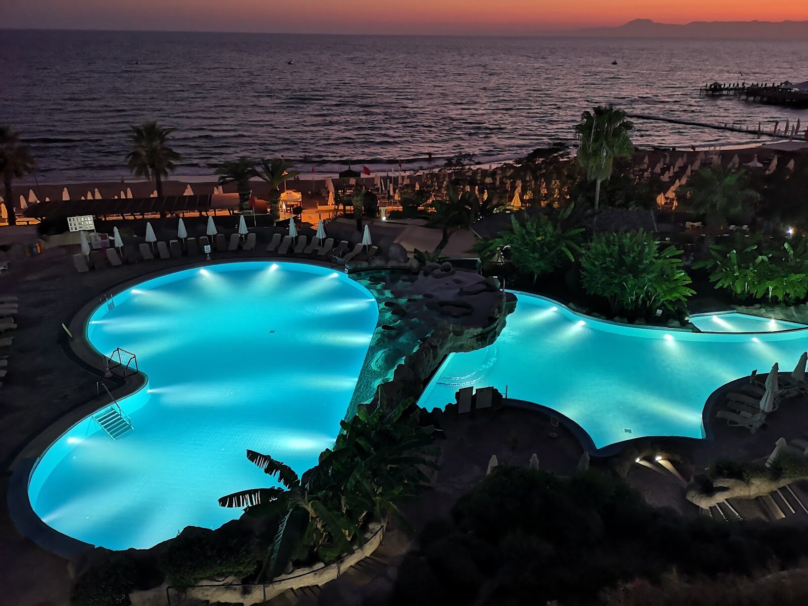 Akşam gösterileri ve eğlence konusunda Sunrise Queen Side'dan bir kare — manavgat şelalesi