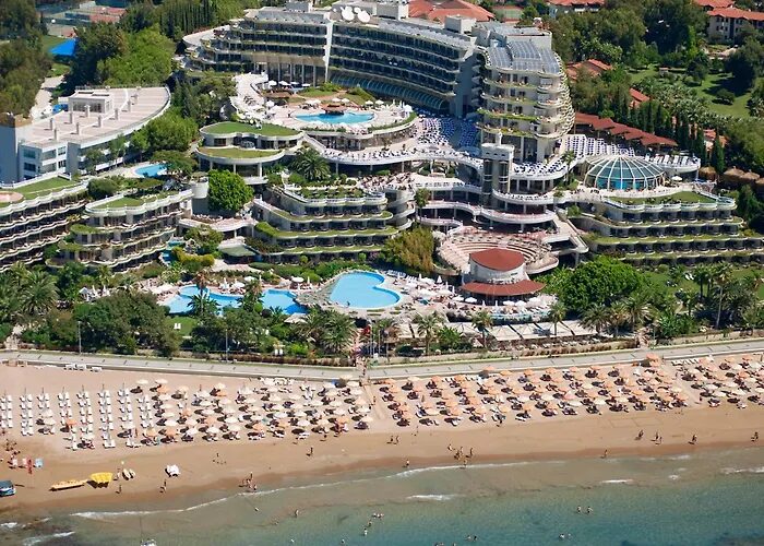 Sunrise Queen: Tesis ve bahçe peyzajı (otelin kendi fotoğrafı) — antalya havalimanından side ulaşım
