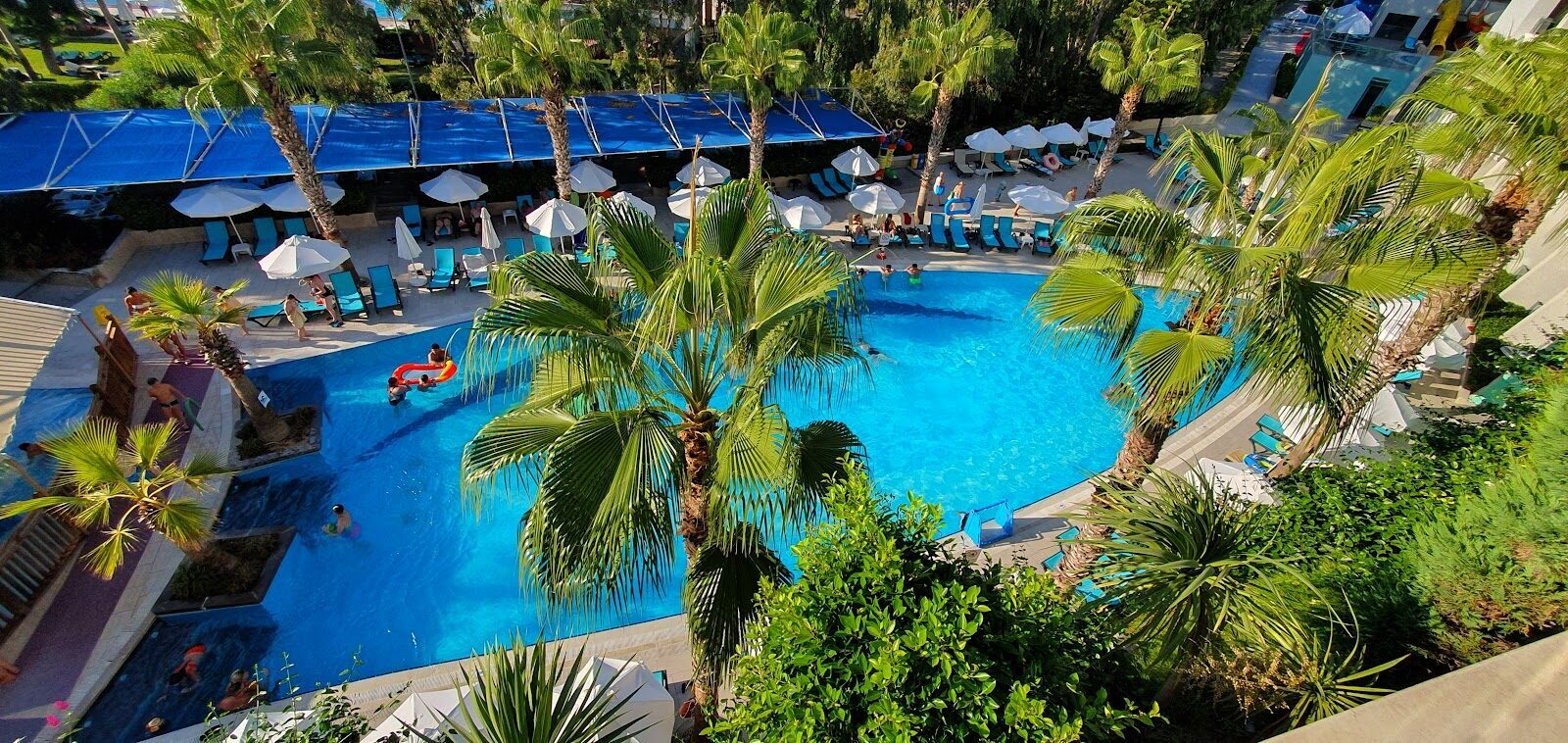 Sunrise Queen açık havuz ve bahçe peyzajı — Side Kumköy