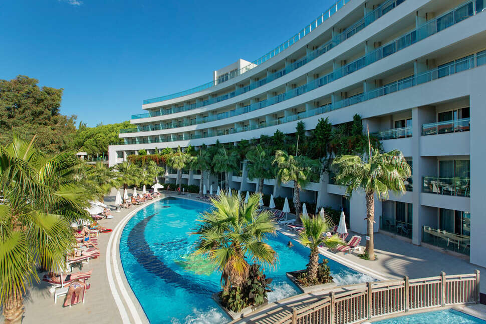 Sunrise Queen Luxury Resort & Spa — Açık havuz peyzajı — side ne zaman gidilir