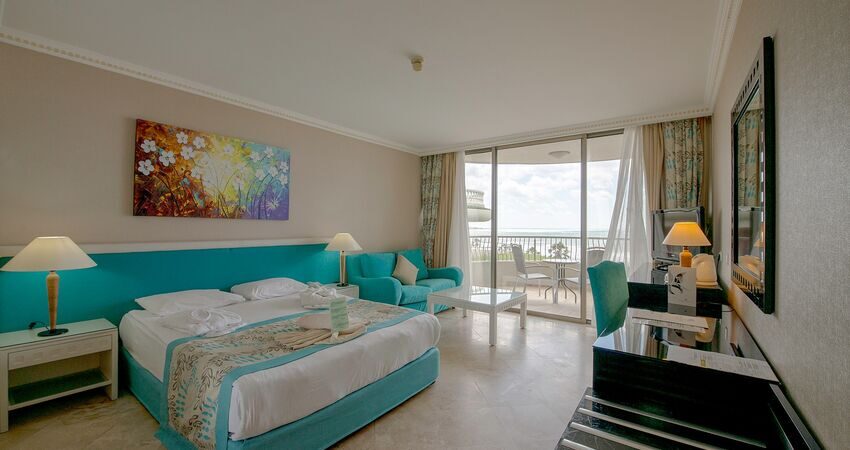 Sunrise Queen Side — Oda içi görünüm detayı — side antik tiyatro