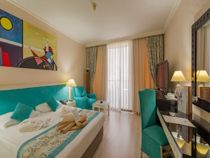 Sunrise Queen Side — Oda içi görünüm detayı — manavgat şelalesi