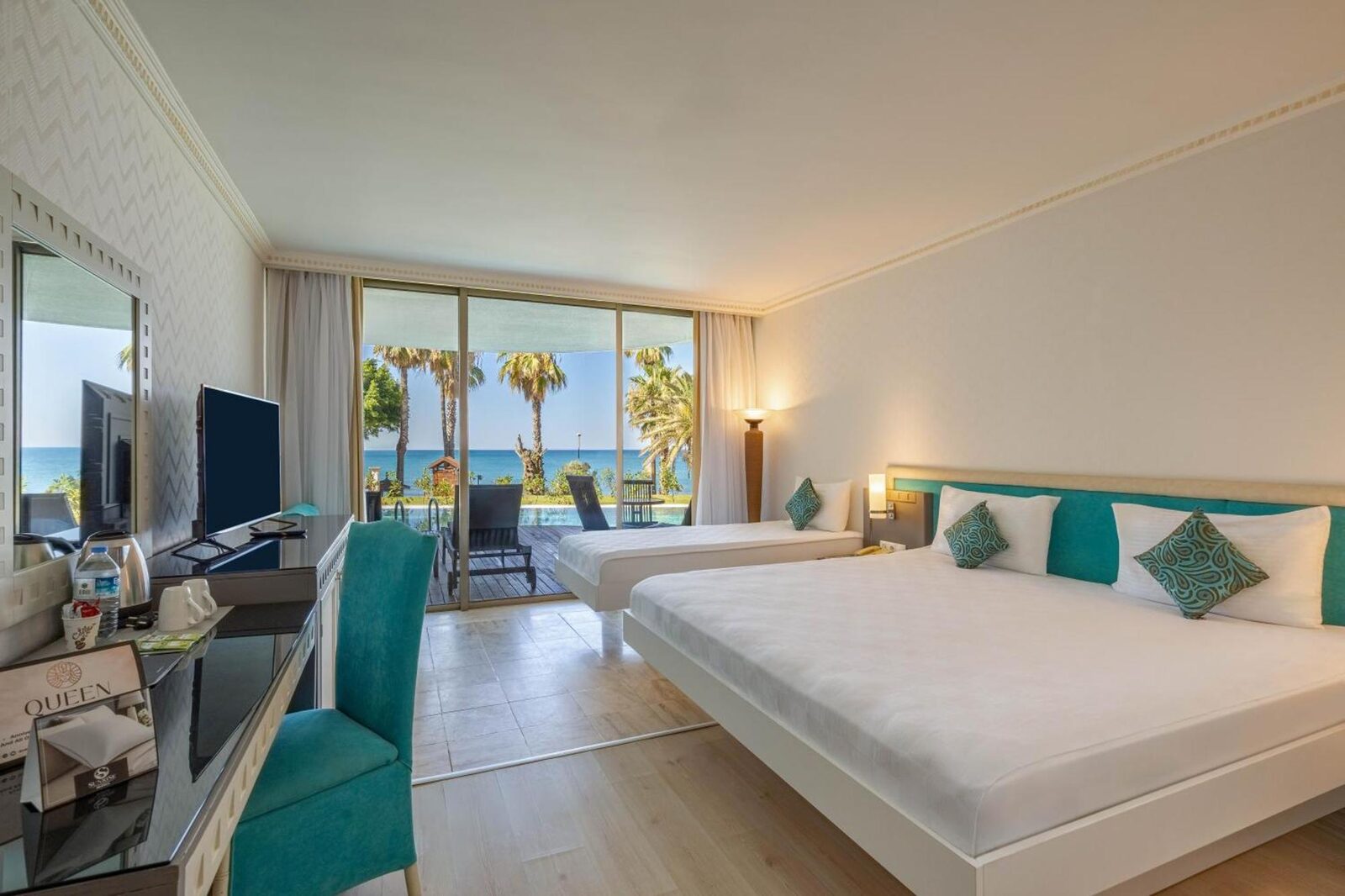 Sunrise Queen Side — Oda içi görünüm detayı — antalya havalimanından side ulaşım