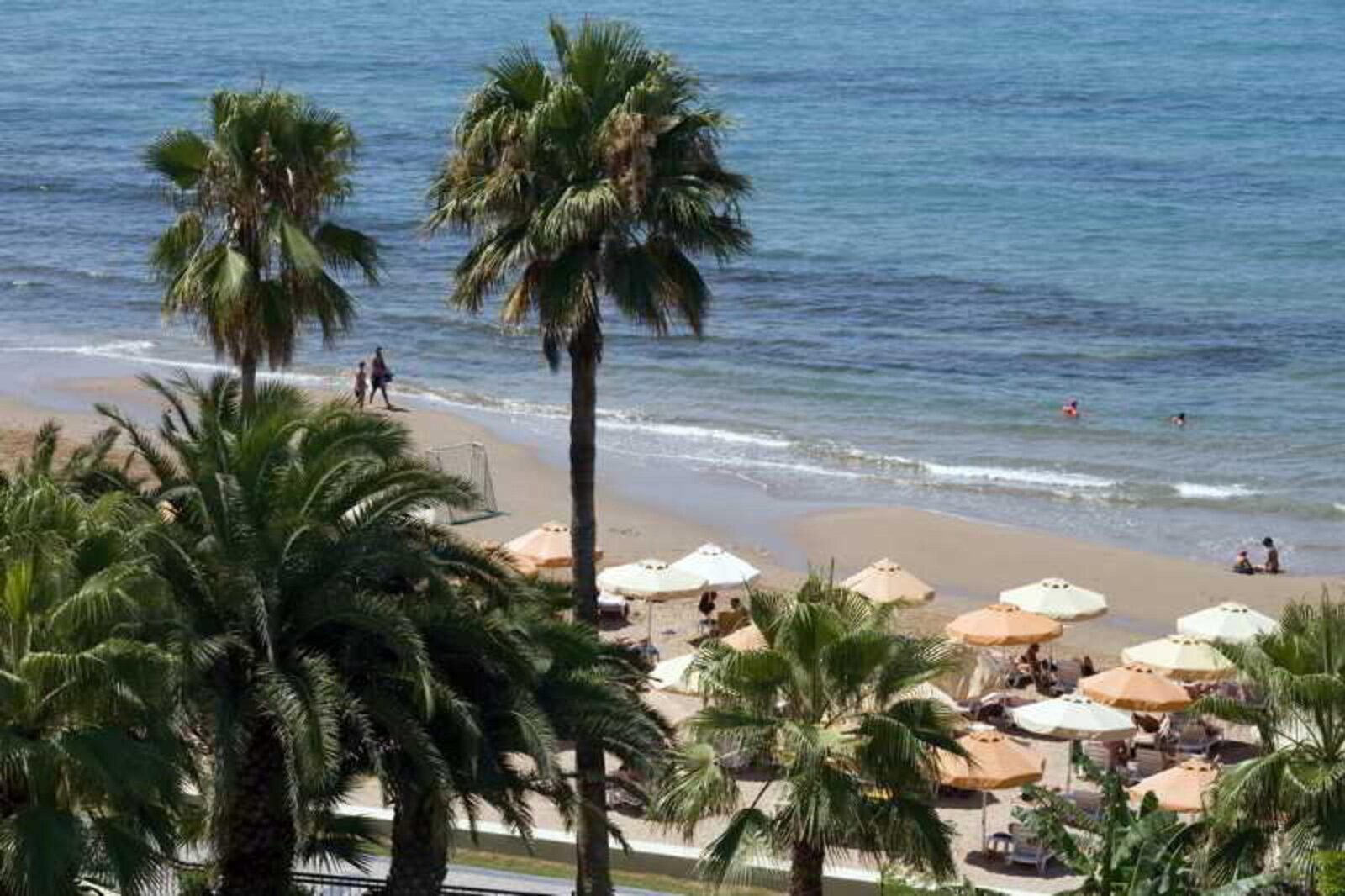 Sunrise Queen Mavi Bayraklı kum plajı — eski adıyla Crystal Sunrise Queen