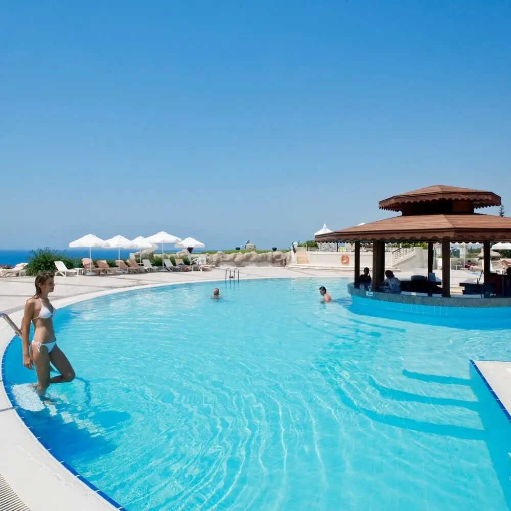 Mavi Bayraklı kum plajı — Sunrise Queen Hotel Side/Kumköy otel arşivi — side antik tiyatro