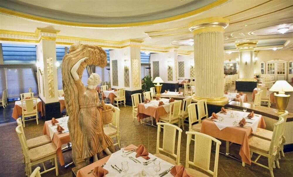 Sunrise Queen Luxury Resort & Spa — Restoran ve yeme-içme — çocuklu ailelere side otelleri