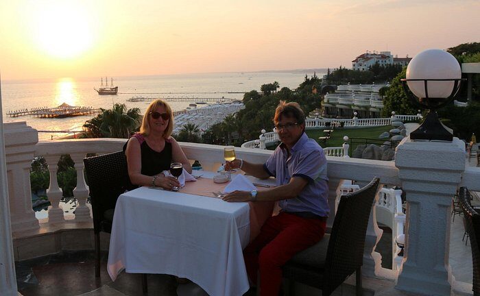 Restoran ve yeme-içme: Side Kumköy'de Sunrise Queen'den görünüm — manavgat şelalesi